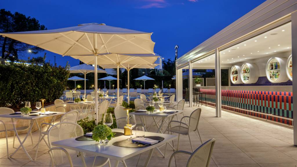 Ristorante-Symposium-Roma-Hotel-Colombo-4L-collection-esterno-2