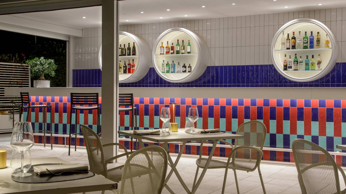 Ristorante-Symposium-Roma-Hotel-Colombo-4L-collection-esterno-5